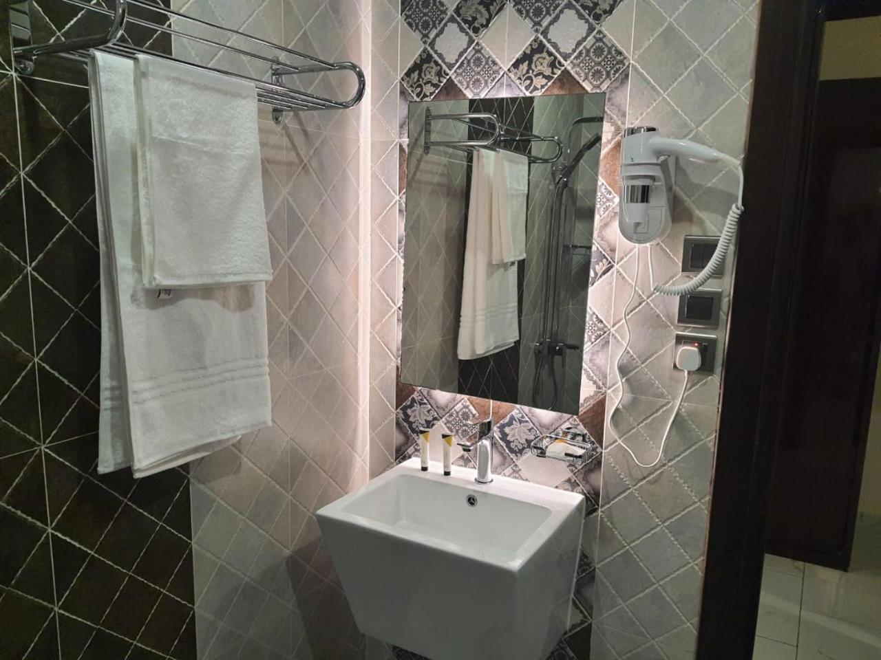 Violet Rose Aprit Hotel Джедда Экстерьер фото
